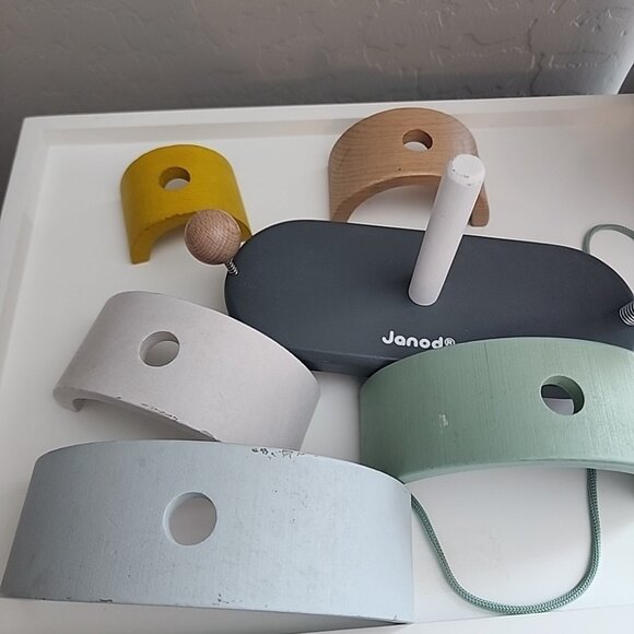 Janod Sweet Cocoon Wooden Rainbow Turtle Stacking and Pull Toy 7 Piece 18+ Mo - Picture 4 of 4